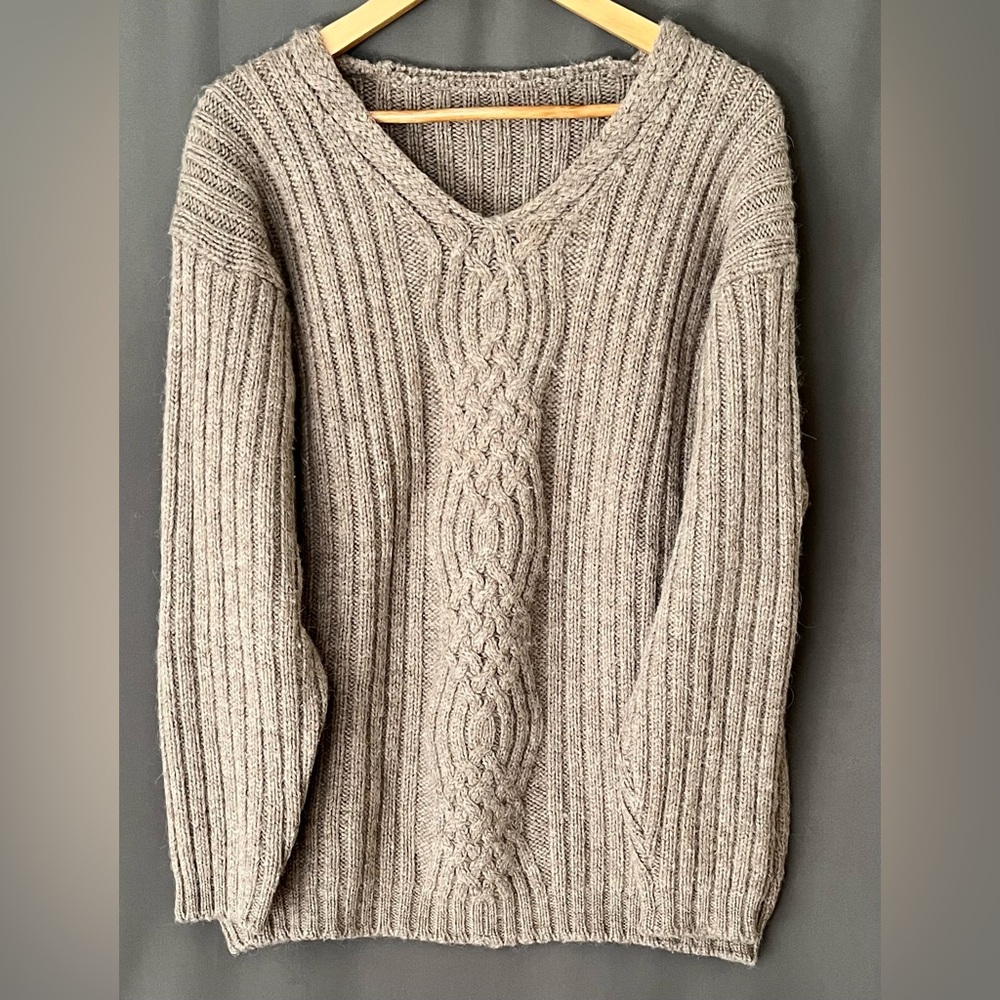VTG Shamrock Apparel Original M Cable Tan Wool V-Neck Sweater